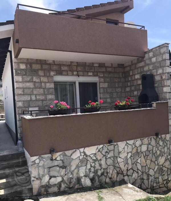 Porodična kuća 75m2 - Bar - Sutomore