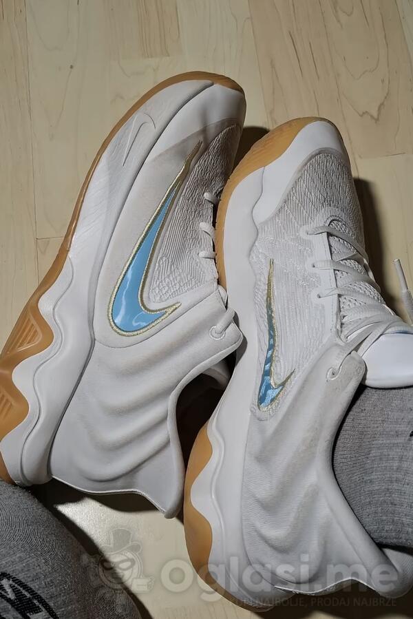 Patike za kosarku Giannis imortality 4  broj 44 