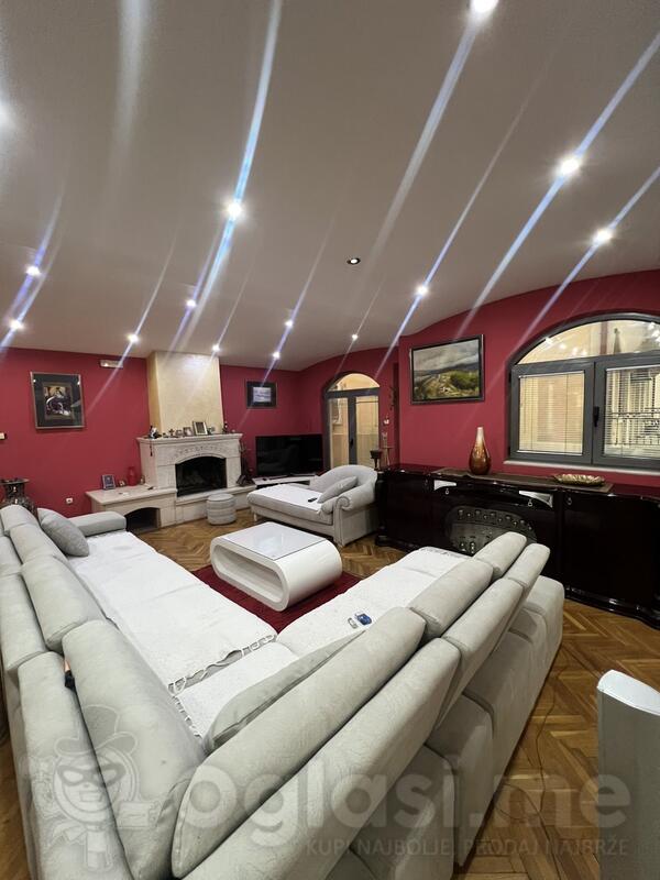 Trosoban stan 204m2 - Podgorica - Stari Aerodrom