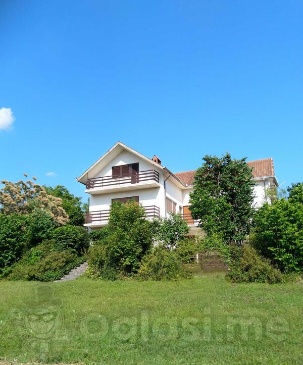 Porodična kuća 360m2 - Vrnjačka Banja - Ruđinci