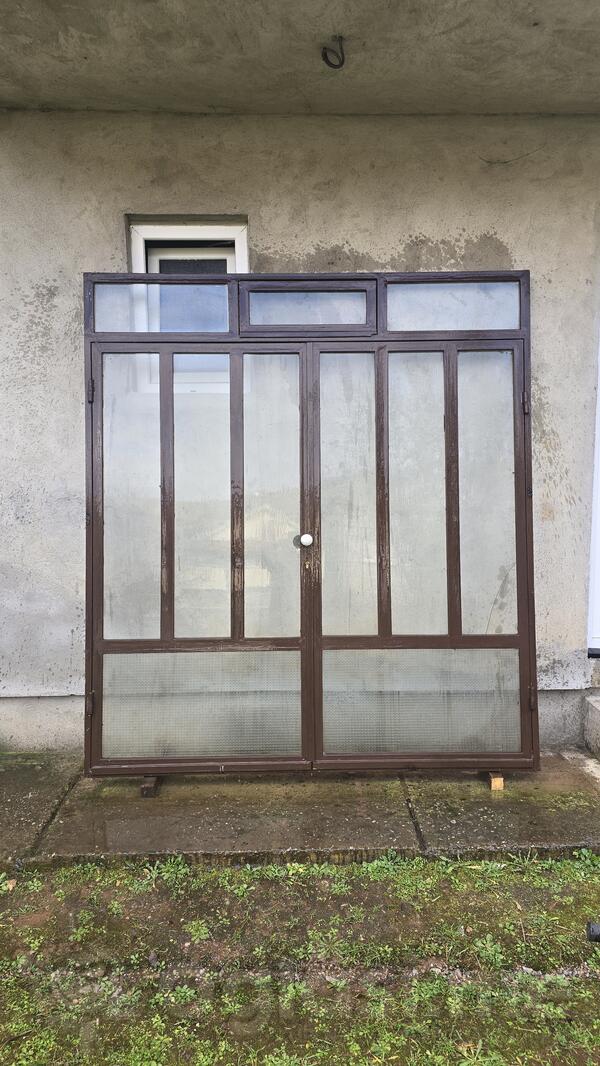 Metalna dvomrilna vrata