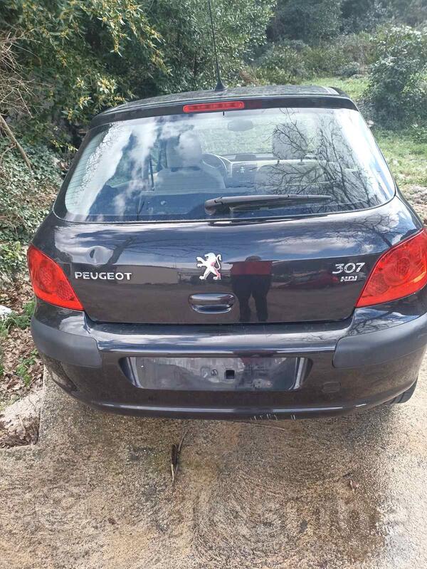 Peugeot - 208 - 1.6 HDI