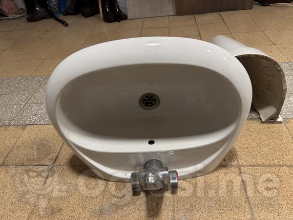 Umivaonik mali sa prekrivacem i cesmom