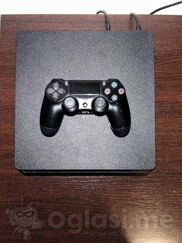 Sony - PlayStation 4