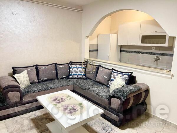 Dvosoban stan 80m2 - Podgorica - Zelenika