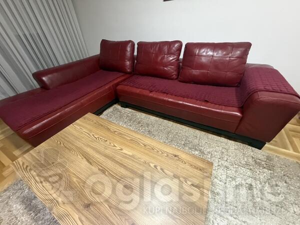 Prodajem Ugaonu Garnituru u odlicnom stanju