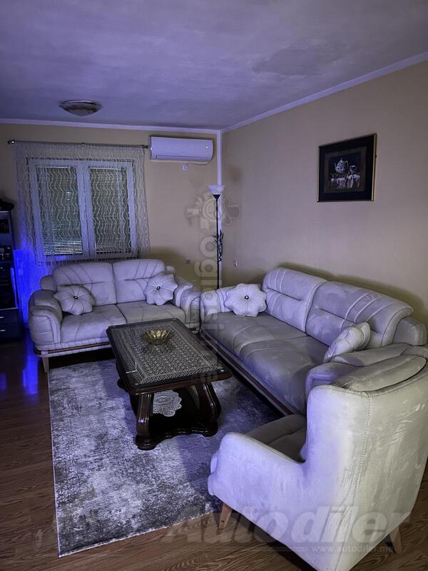 Na prodaju Trosjed, dvosjed, fotelja