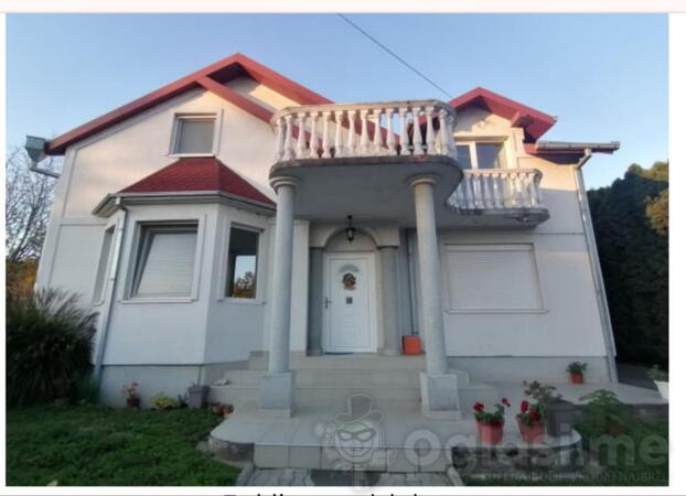 Porodična kuća 300m2 - Inđija - Beška