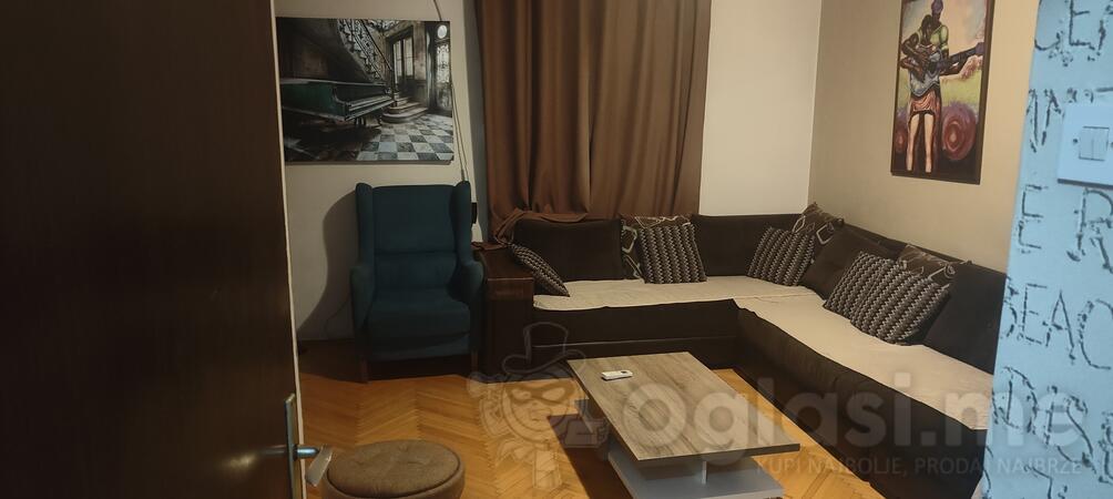 Jednosoban stan 50m2 - Cetinje - Cetinje (uži dio) Naselje 4 jul