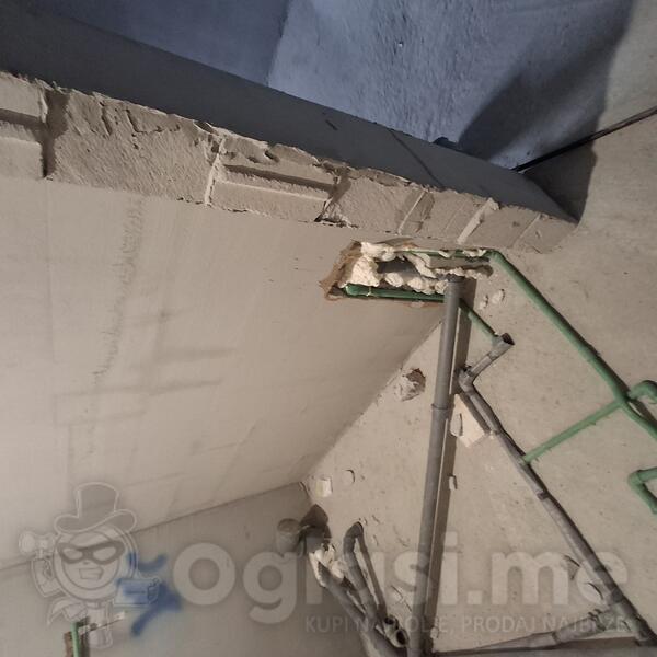 Potrebni fasaderi, keramicar, ponovni radnik  za rad na privatnom objektu.