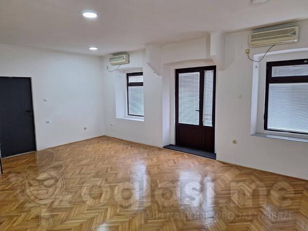 Lokal 39m2 - Nikšić - Nikšić (uži dio)