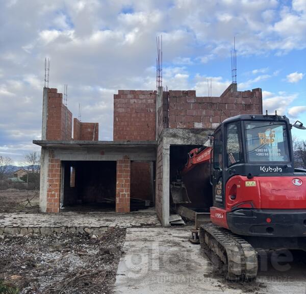 Porodična kuća 1100m2 - Danilovgrad - Ćurilac