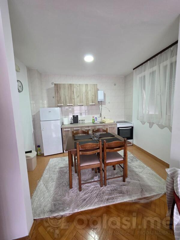 Jednosoban stan 55m2 - Bar - Centar grada