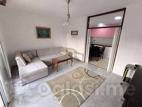 Dvosoban stan 67m2 - Bar - Centar grada