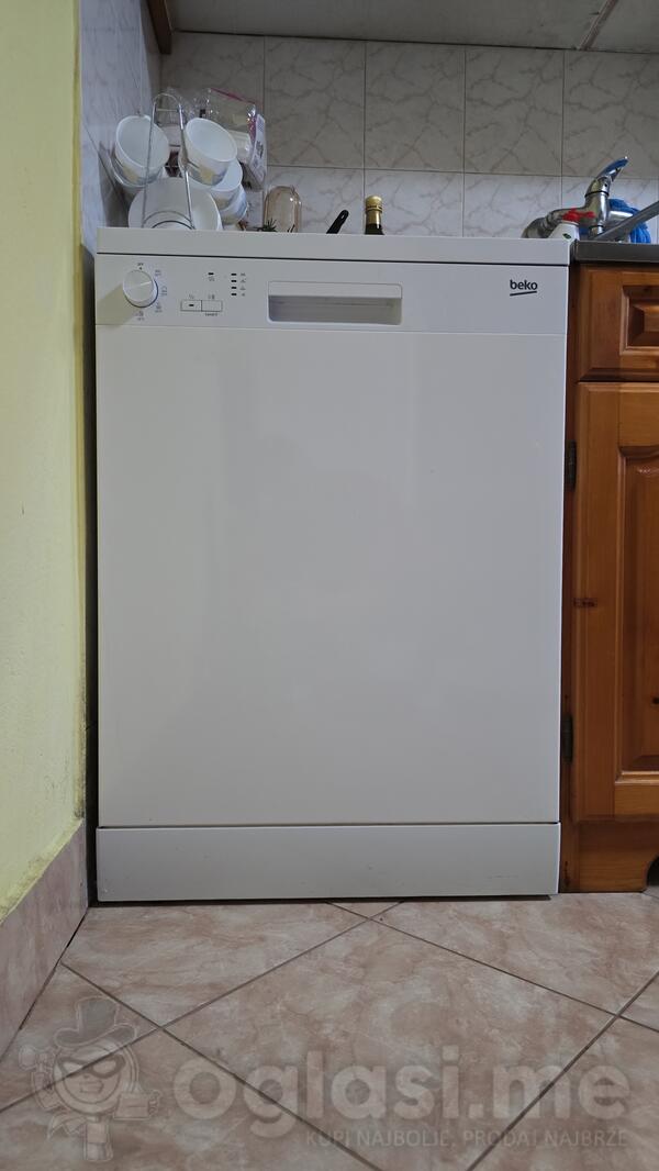 Prodajem masinu za sudje