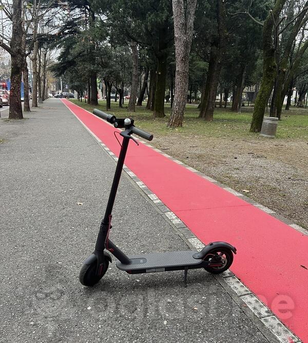 HT - Xiaomi Mi M365 električni trotinet