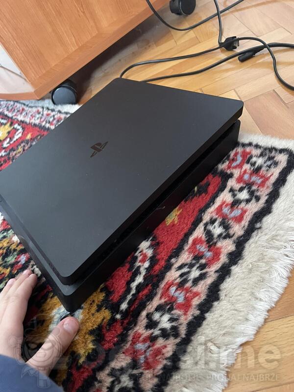 Sony - PlayStation 4