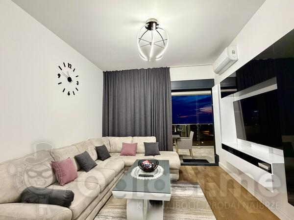 Jednosoban stan 62m2 - Bar - Centar grada