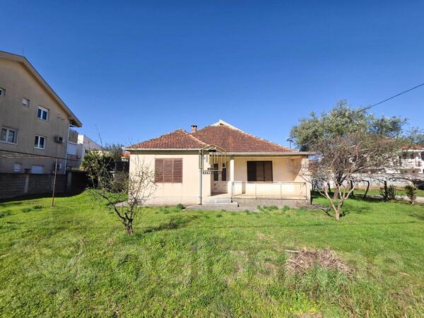 Porodična kuća 120m2 - Podgorica - Tološi