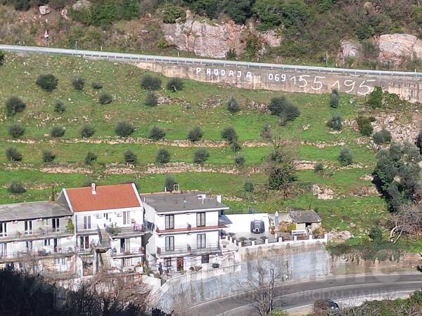Građevinsko zemljište 2400m2 - Budva - Boreti