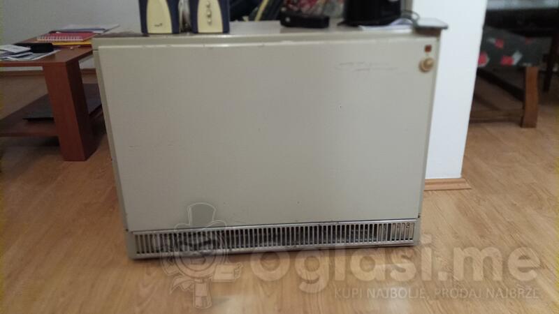 Stara "TA PEĆ, ipražnjena od cigli. Ne radi