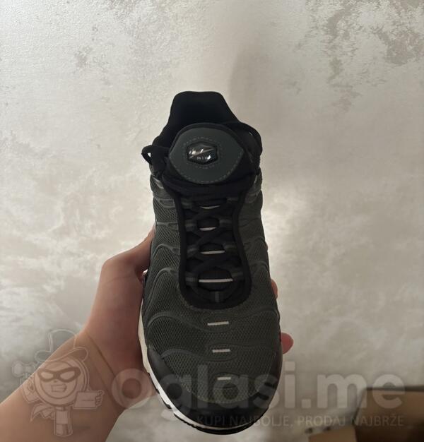 PRODAJEM PATIKE NIKE BROJ 36.5