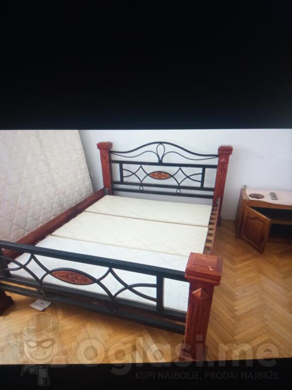 francuski krevet odlično stanje