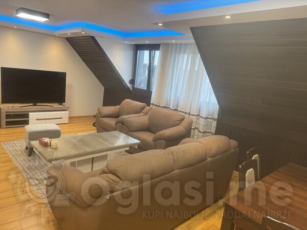 Dvosoban stan 69m2 - Žabljak - Centar grada