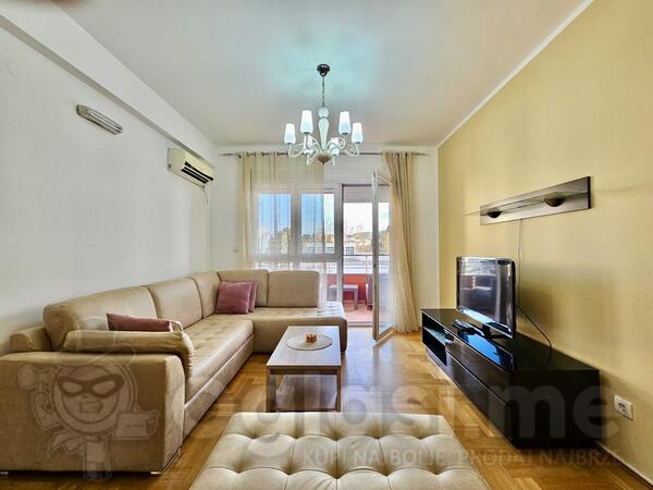 Jednosoban stan 52m2 - Bar - Centar grada