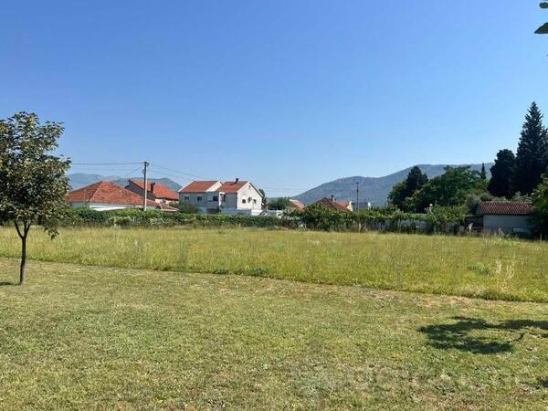 Građevinsko zemljište 824m2 - Podgorica - Masline