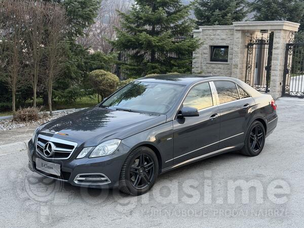 Mercedes Benz - E 220 - 220