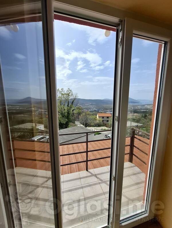 Dvosoban stan 70m2 - Kotor - Dub