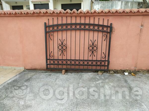 prodajem kovanu ogradu