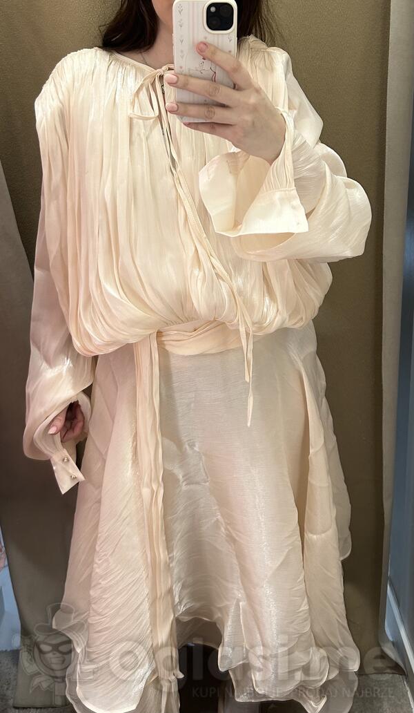 Prodajem novu haljinu sa etiketom