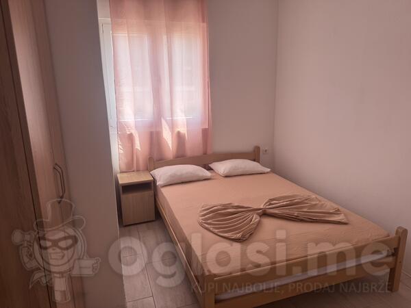 Potrebna zena za odrzavanje apartmana.