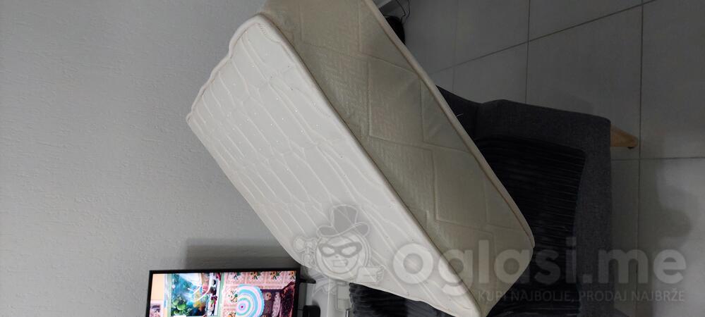 Dušek za dječji krevetac,dim.120 x 70 cm,neupotrebljavan