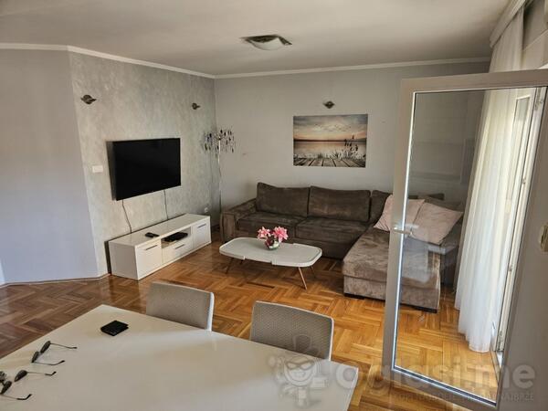 Dvosoban stan 80m2 - Podgorica - Zagorič