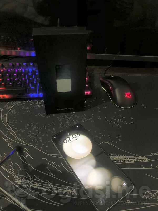 Samsung - Z Flip5 5G