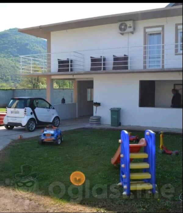 Šestosoban stan 600m2 - Cetinje - Rvaši