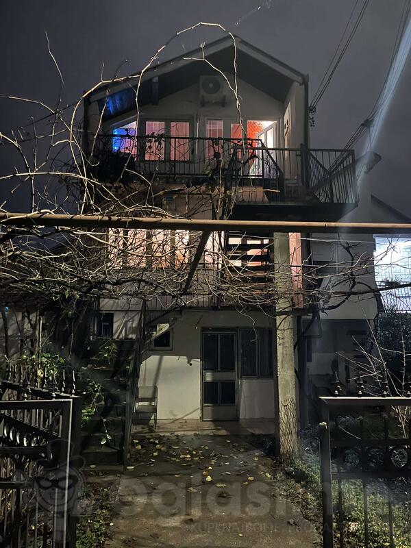 Kuća sa više stanova 10m2 - Podgorica - Podgorica (uži dio)