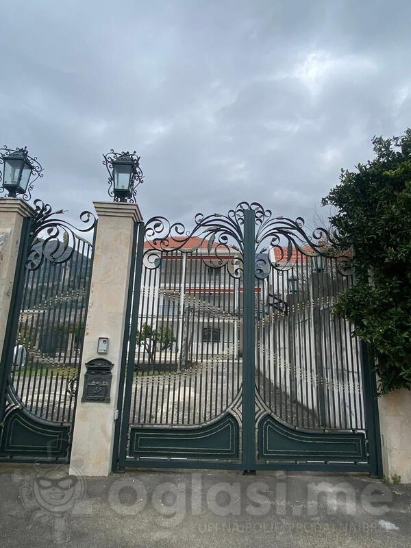 Porodična kuća 260m2 - Bar - Stari Bar