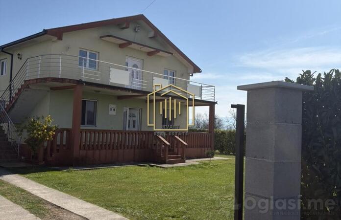 Porodična kuća 250m2 - Podgorica - Golubovci