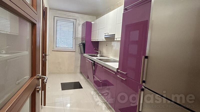 Porodična kuća 220m2 - Podgorica - Konik