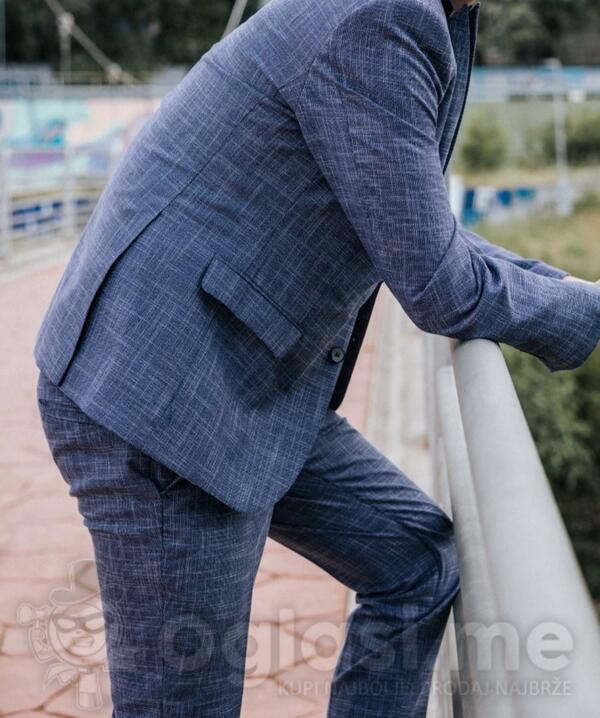 Prodaje se musko odijelo