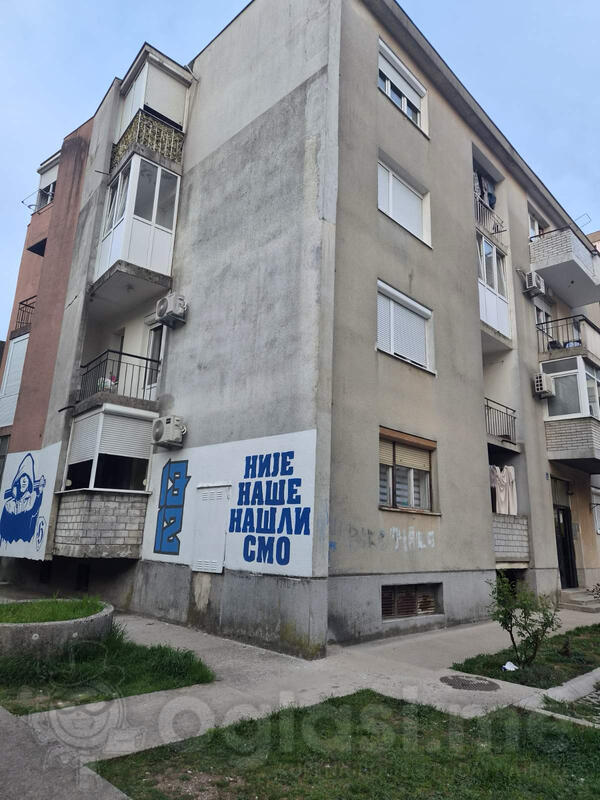 Jednoiposoban stan 52m2 - Nikšić - Centar grada