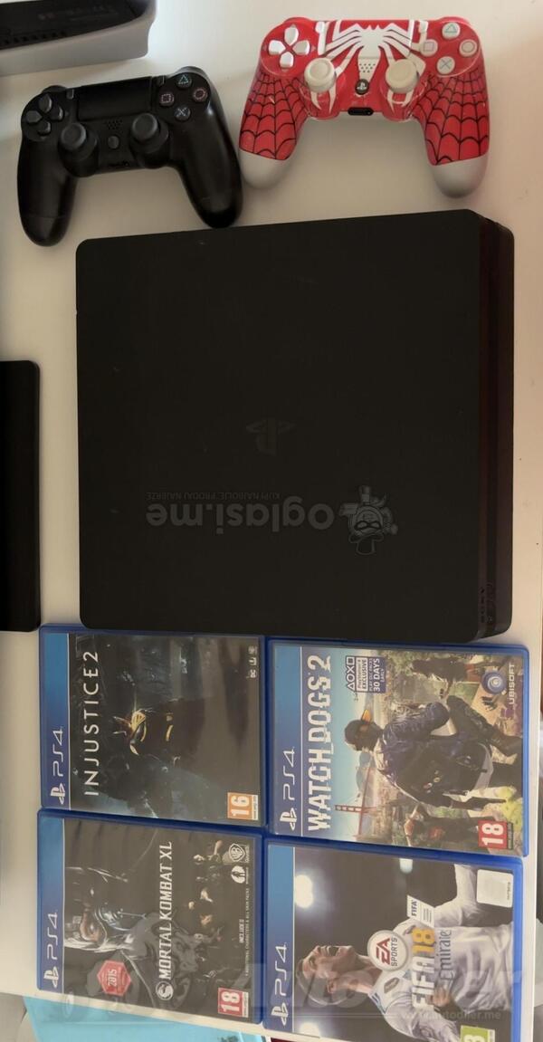 Sony - PlayStation 4