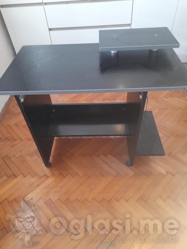 Prodajem  kompjuterski sto, u odličnom stanju, širine 51 cm, dužine 90 cm i visine 75 cm.