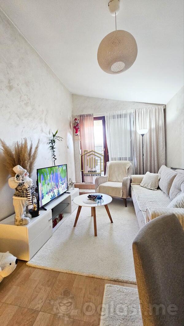 Dvosoban stan 42m2 - Podgorica - Preko Morače