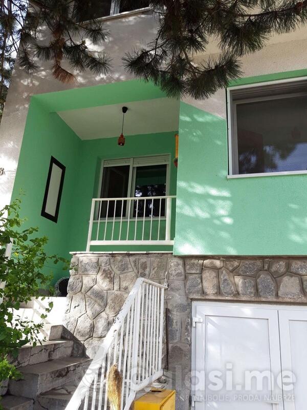 Porodična kuća 250m2 - Petrovaradin - Sremska Kamenica