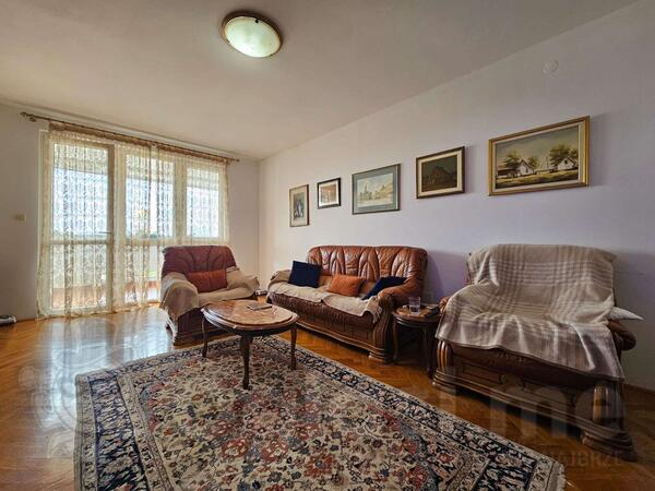 Trosoban stan 112m2 - Bar - Centar grada